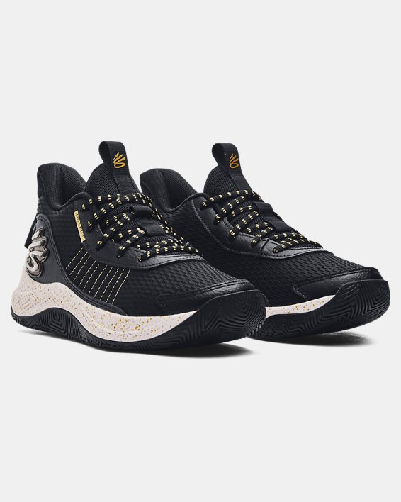 Grade School Curry 3Z7 Basketball Shoes in Black image number 3